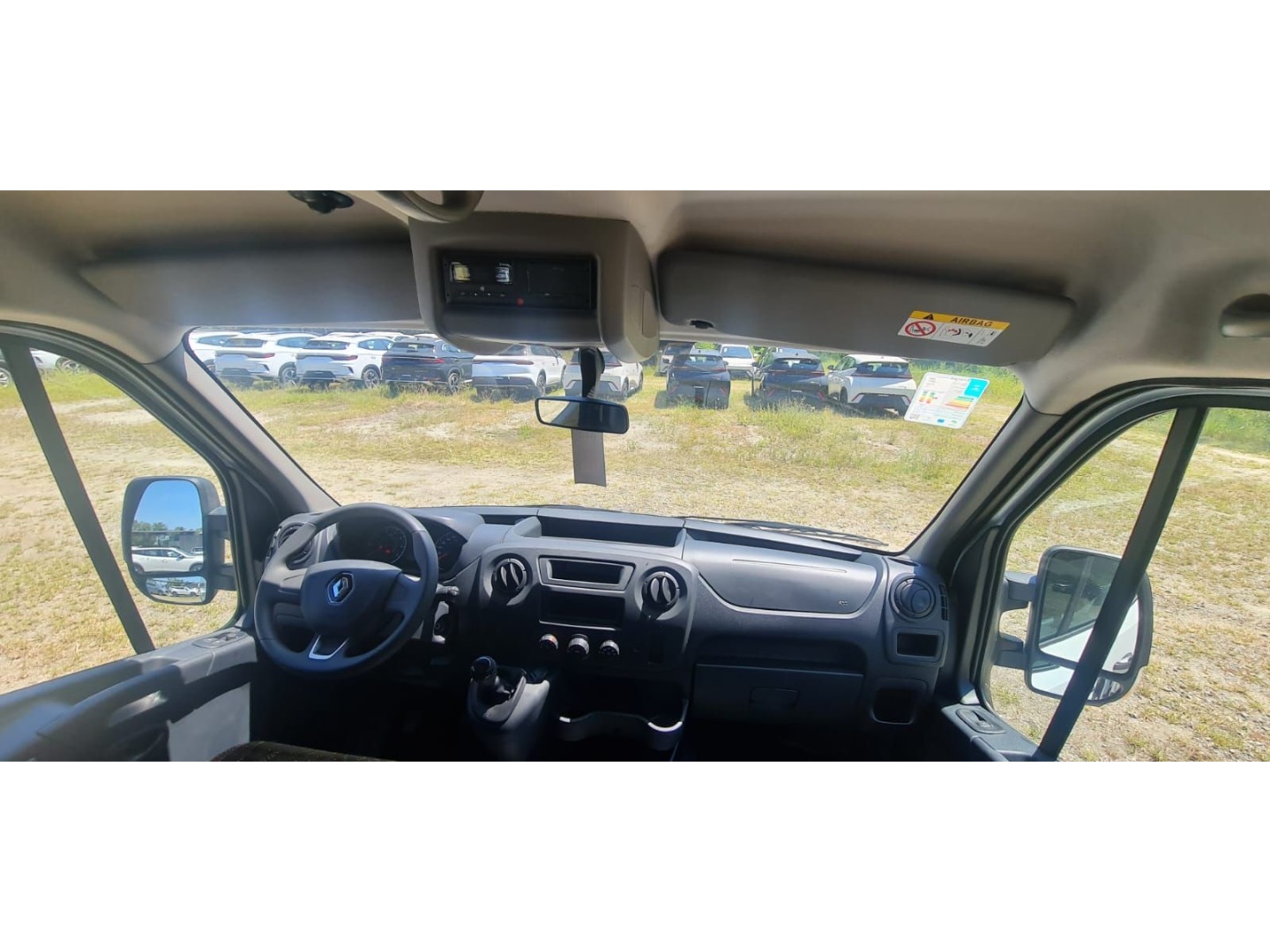 MASTER 2.3 DCI DIESEL MINIBUS EXECUTIVE 16L L3H2 3P MANUAL2