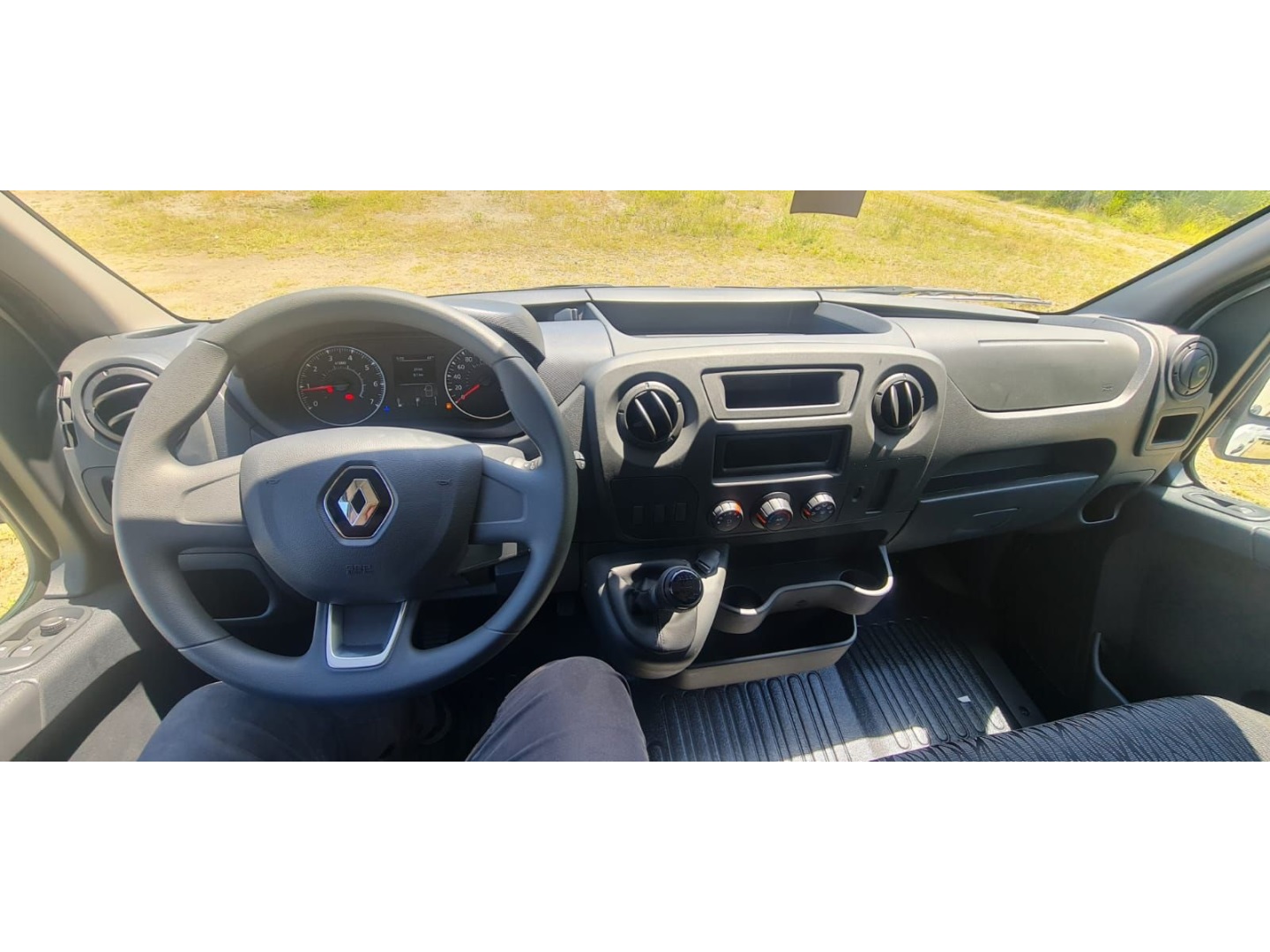 MASTER 2.3 DCI DIESEL MINIBUS EXECUTIVE 16L L3H2 3P MANUAL4