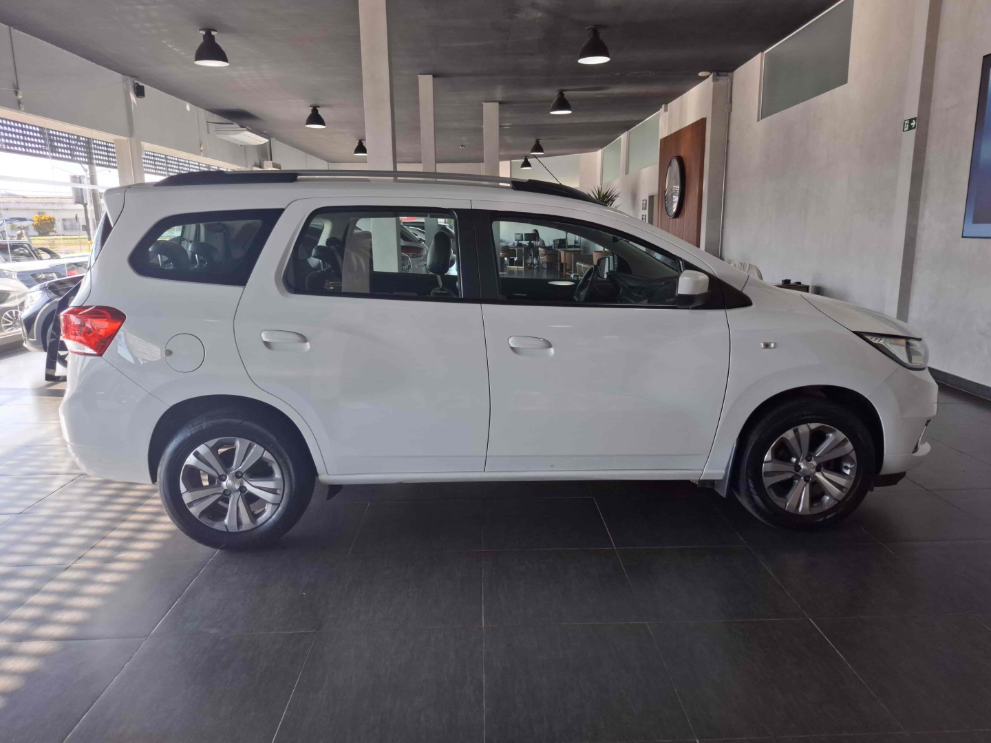 SPIN PREMIER 7L 1.8 8V ECONOFLEX 4P C/AR - AUTOMÁTICO