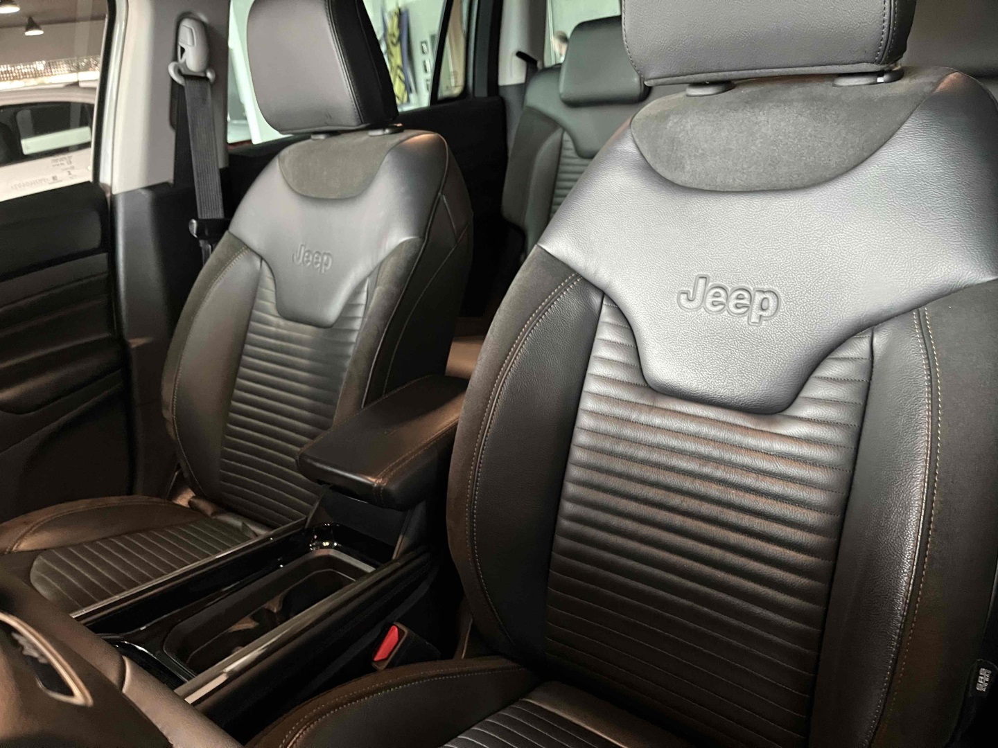 COMMANDER 1.3 T270 TURBO FLEX LIMITED AT6