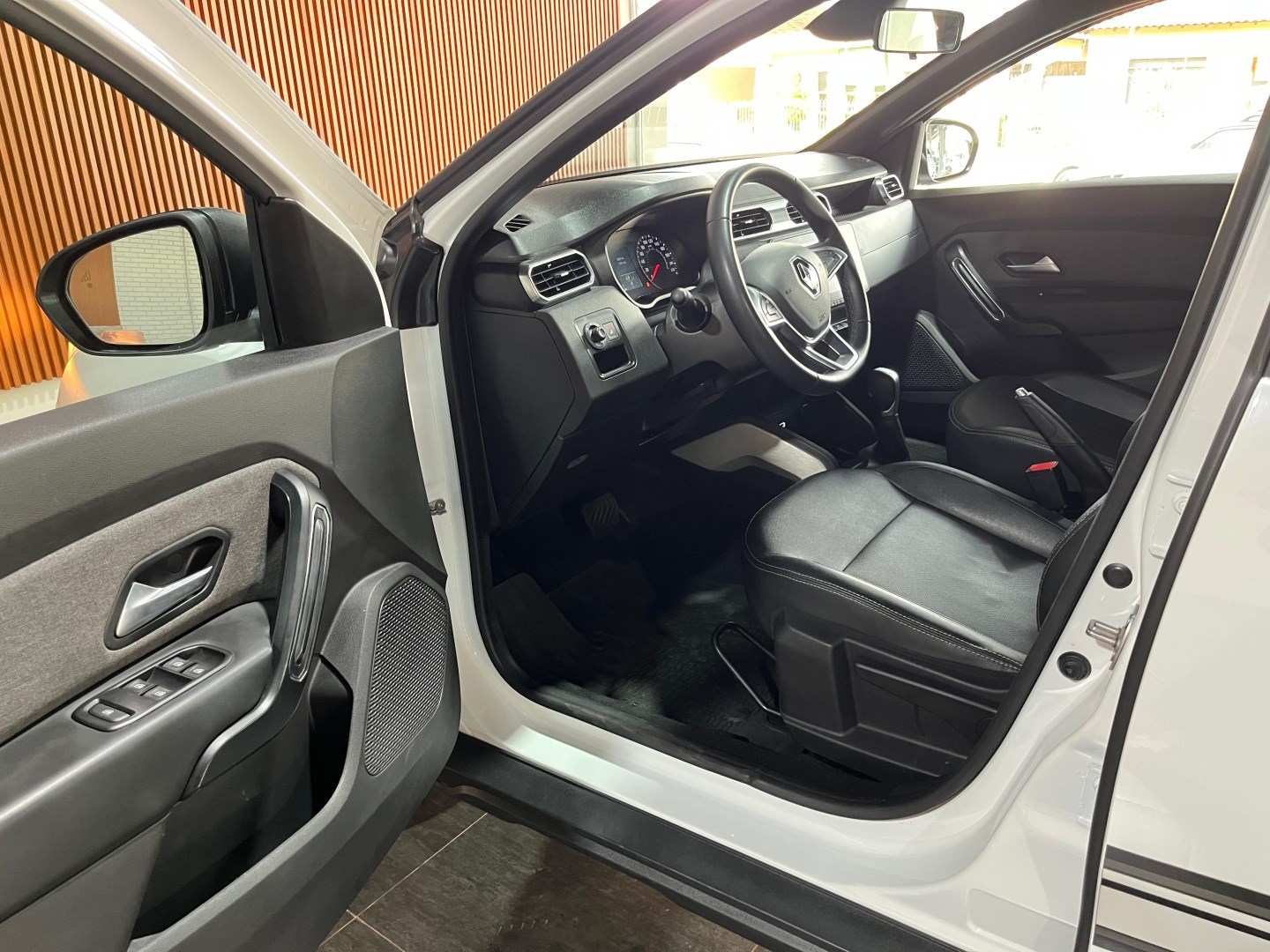 DUSTER 1.6 16V SCE FLEX ICONIC PLUS X-TRONIC