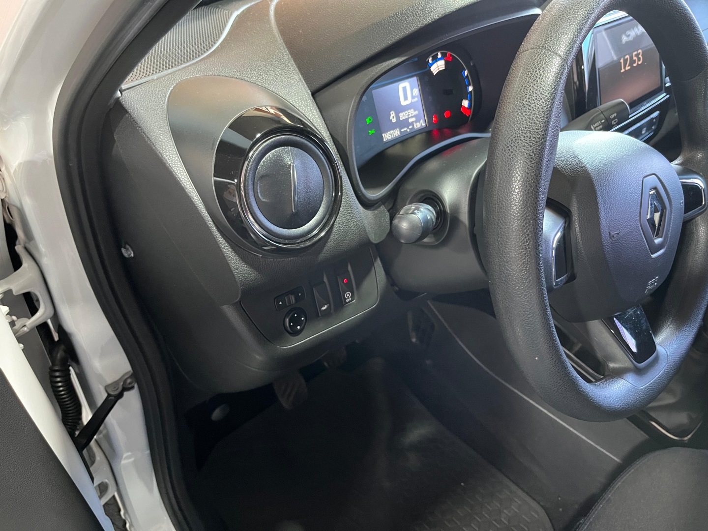 KWID 1.0 12V SCE FLEX INTENSE MANUAL