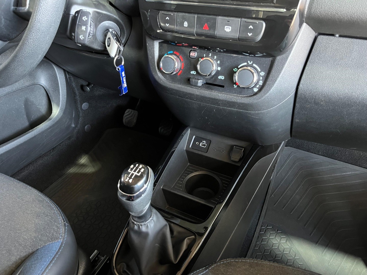KWID 1.0 12V SCE FLEX INTENSE MANUAL