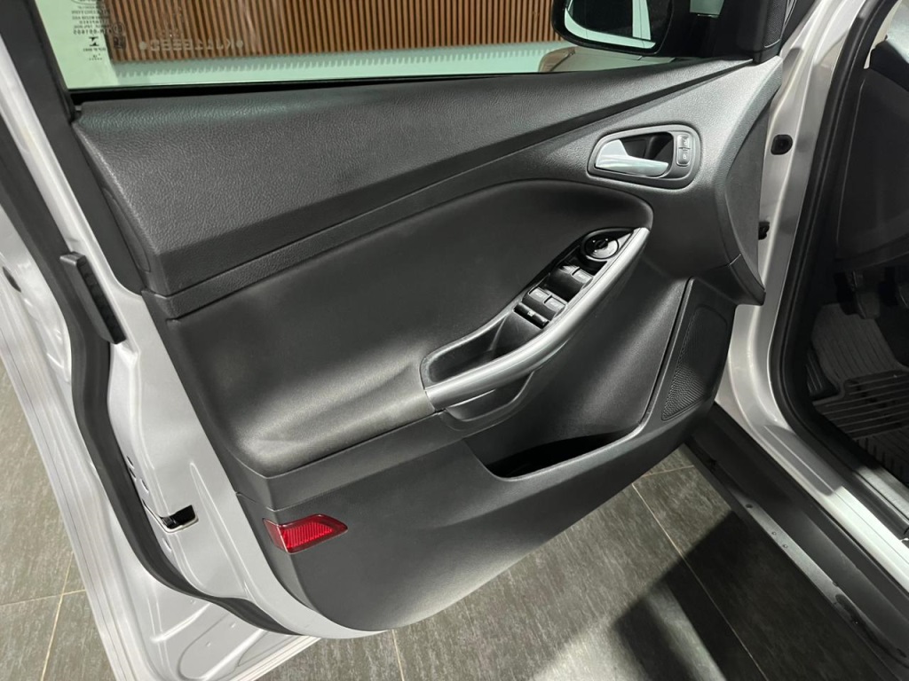 FOCUS 1.6 SE 16V FLEX 4P MANUAL9