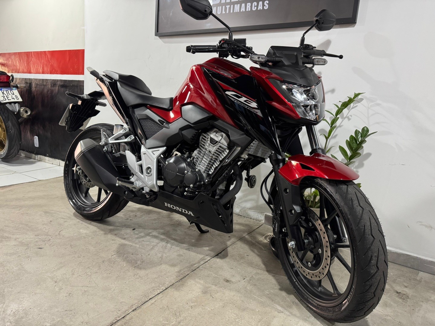 HONDA CB 300F TWISTER CBS CB 300F TWISTER CBS