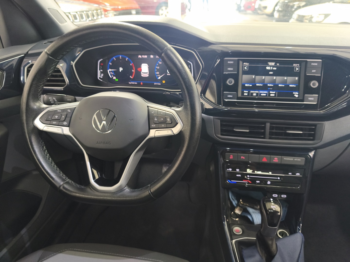 VOLKSWAGEN T-CROSS
