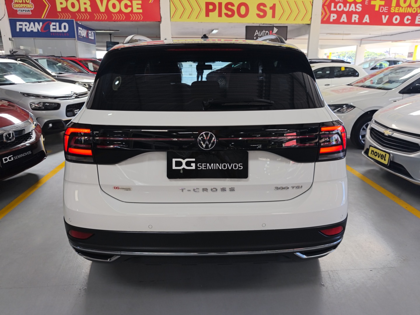 VOLKSWAGEN T-CROSS