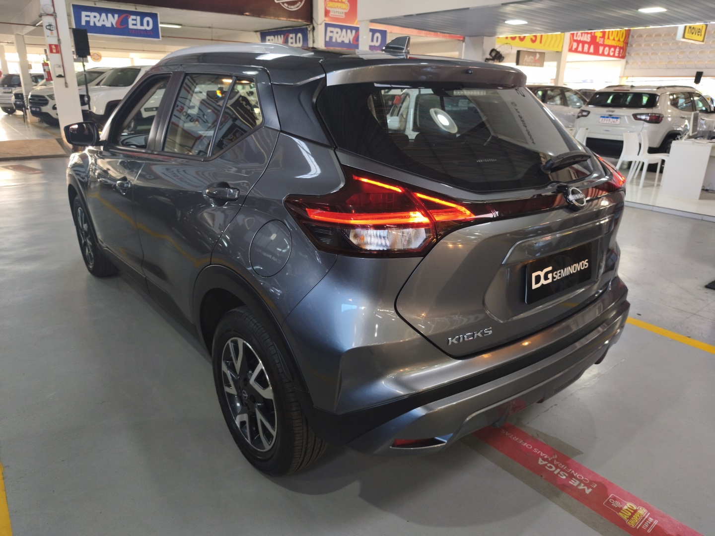 NISSAN KICKS