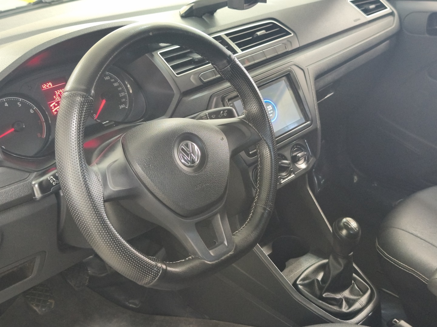 VOLKSWAGEN VOYAGE