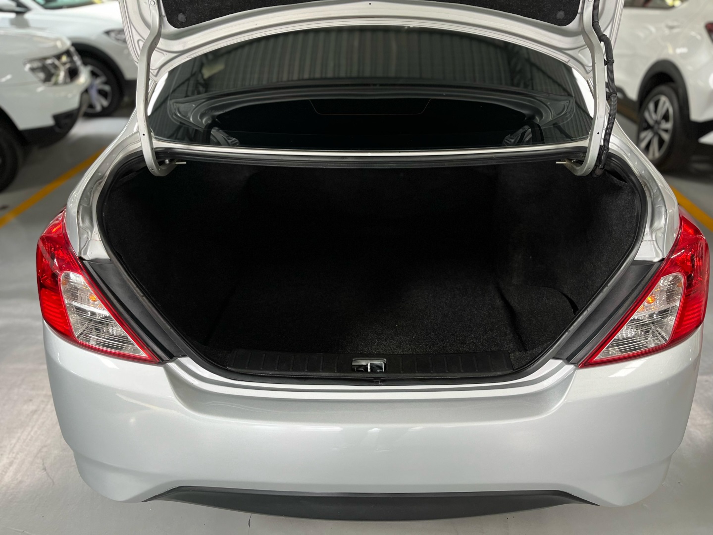 NISSAN VERSA