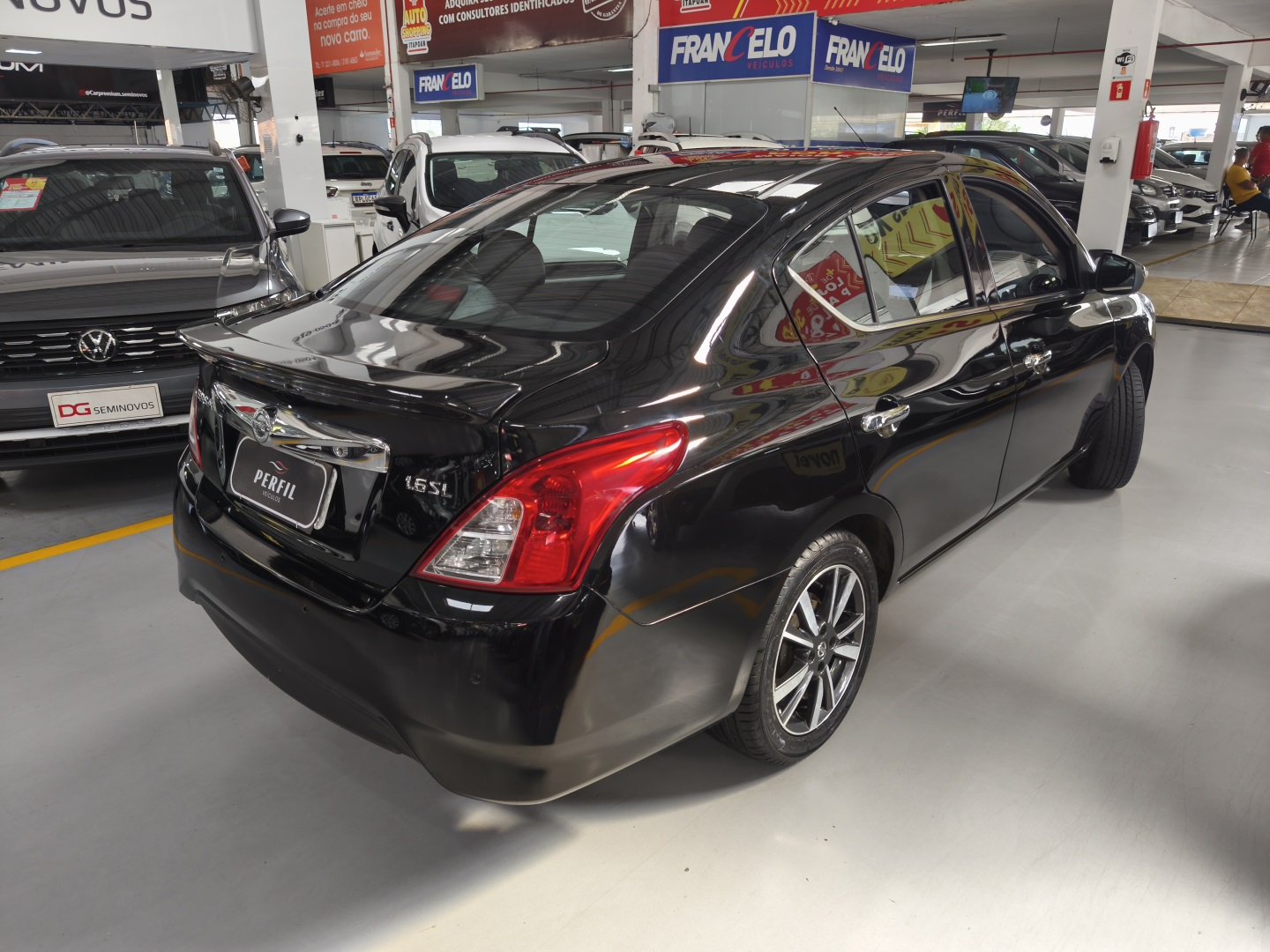 NISSAN VERSA