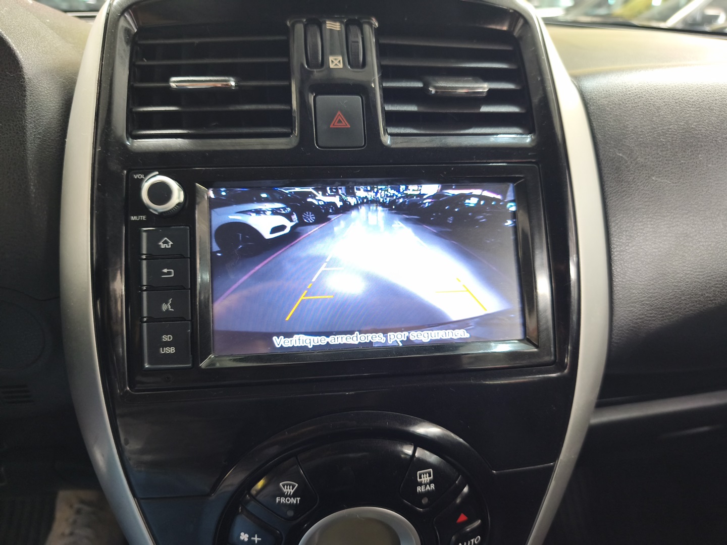 NISSAN VERSA