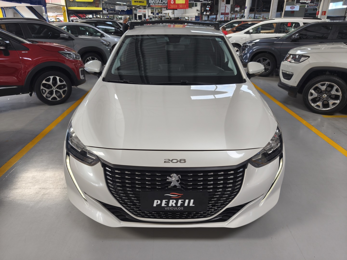 PEUGEOT 208