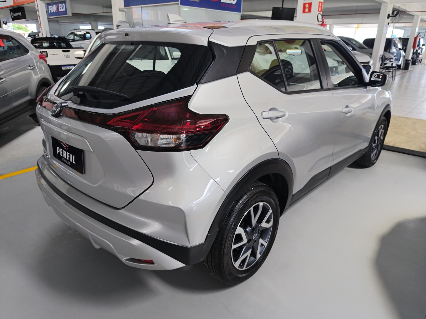 NISSAN KICKS