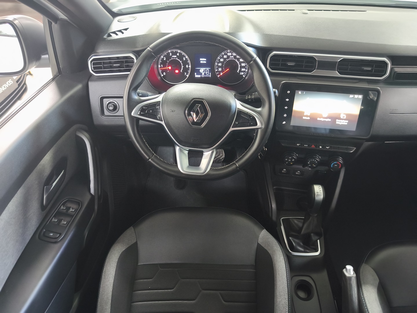 RENAULT DUSTER