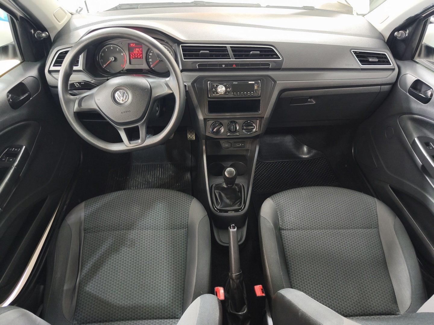 VOLKSWAGEN VOYAGE