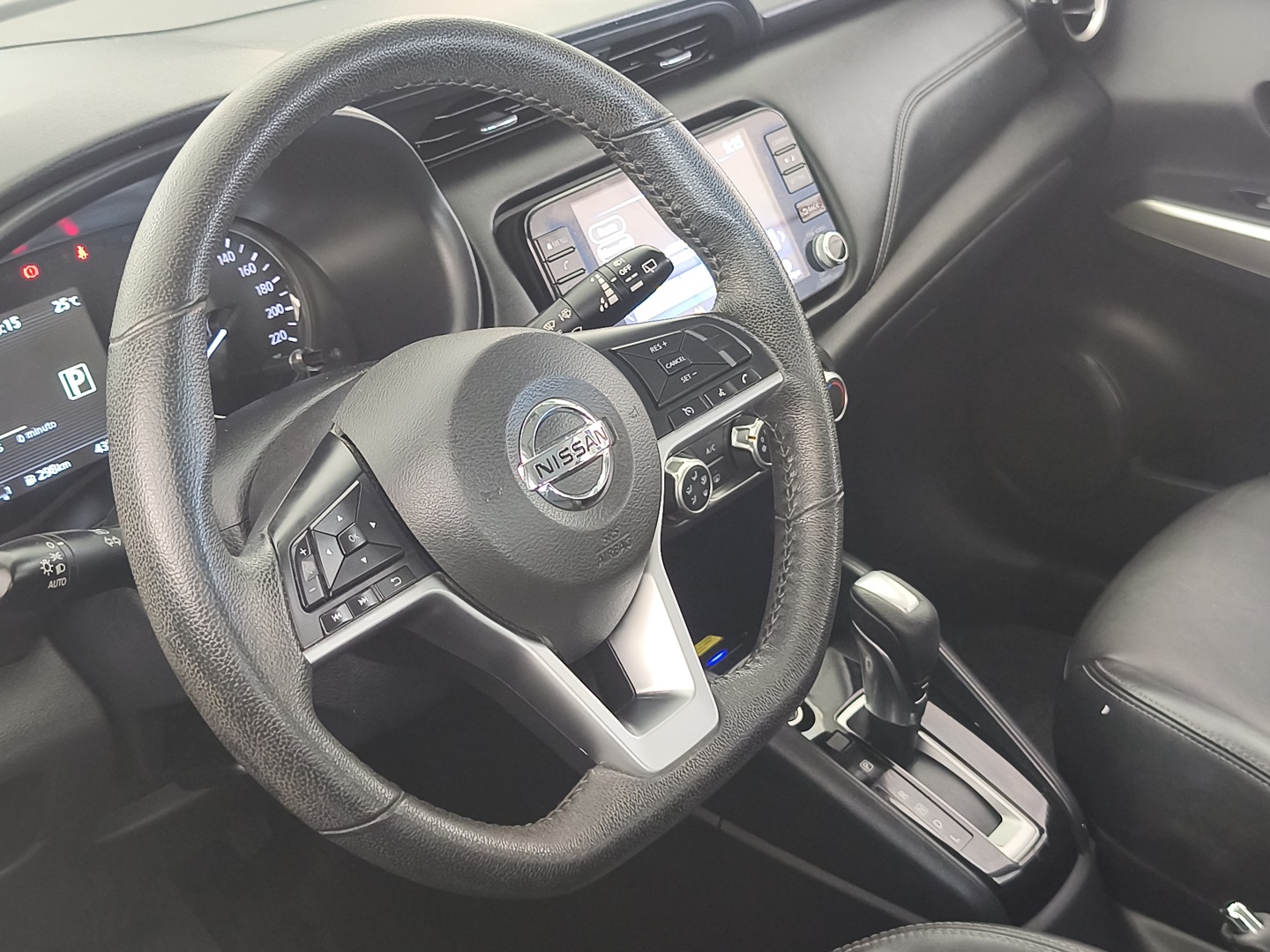 NISSAN KICKS