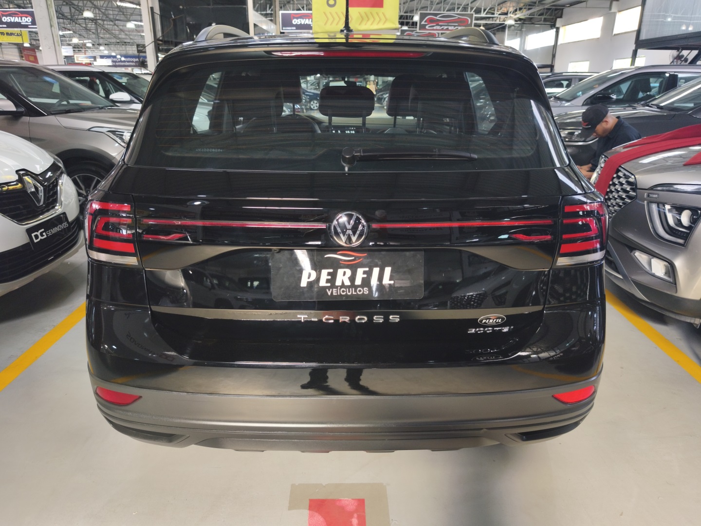 VOLKSWAGEN T-CROSS