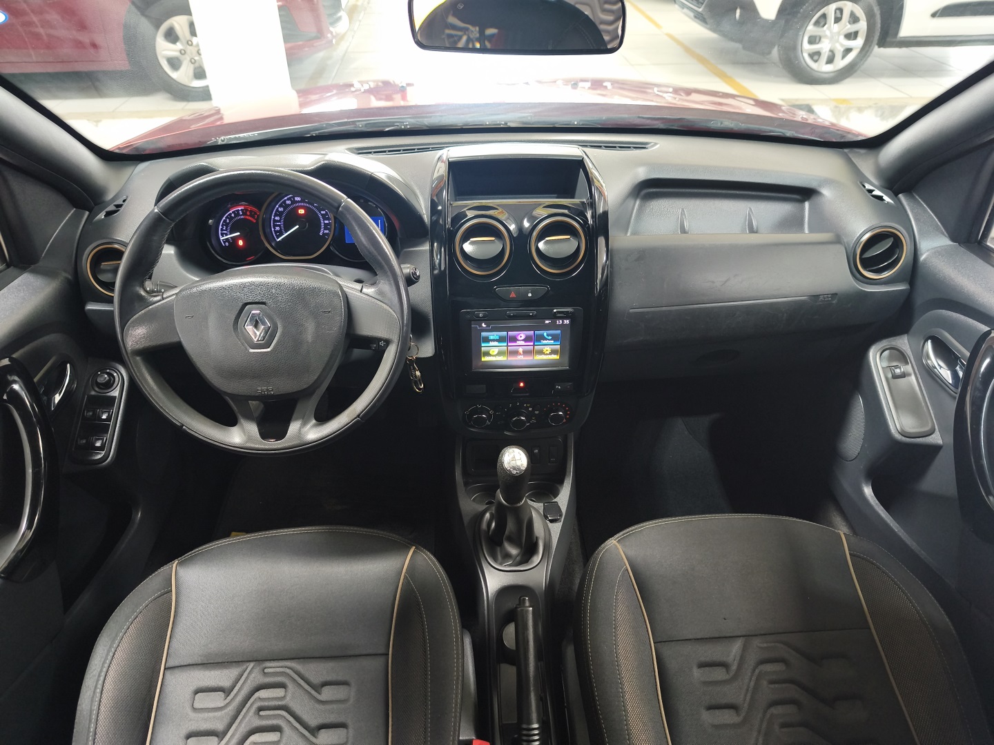 RENAULT DUSTER