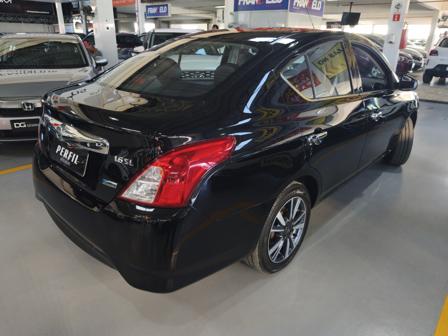 NISSAN VERSA