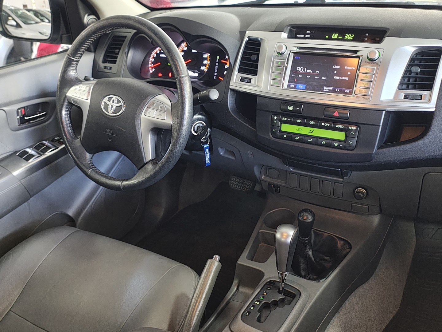 TOYOTA HILUX