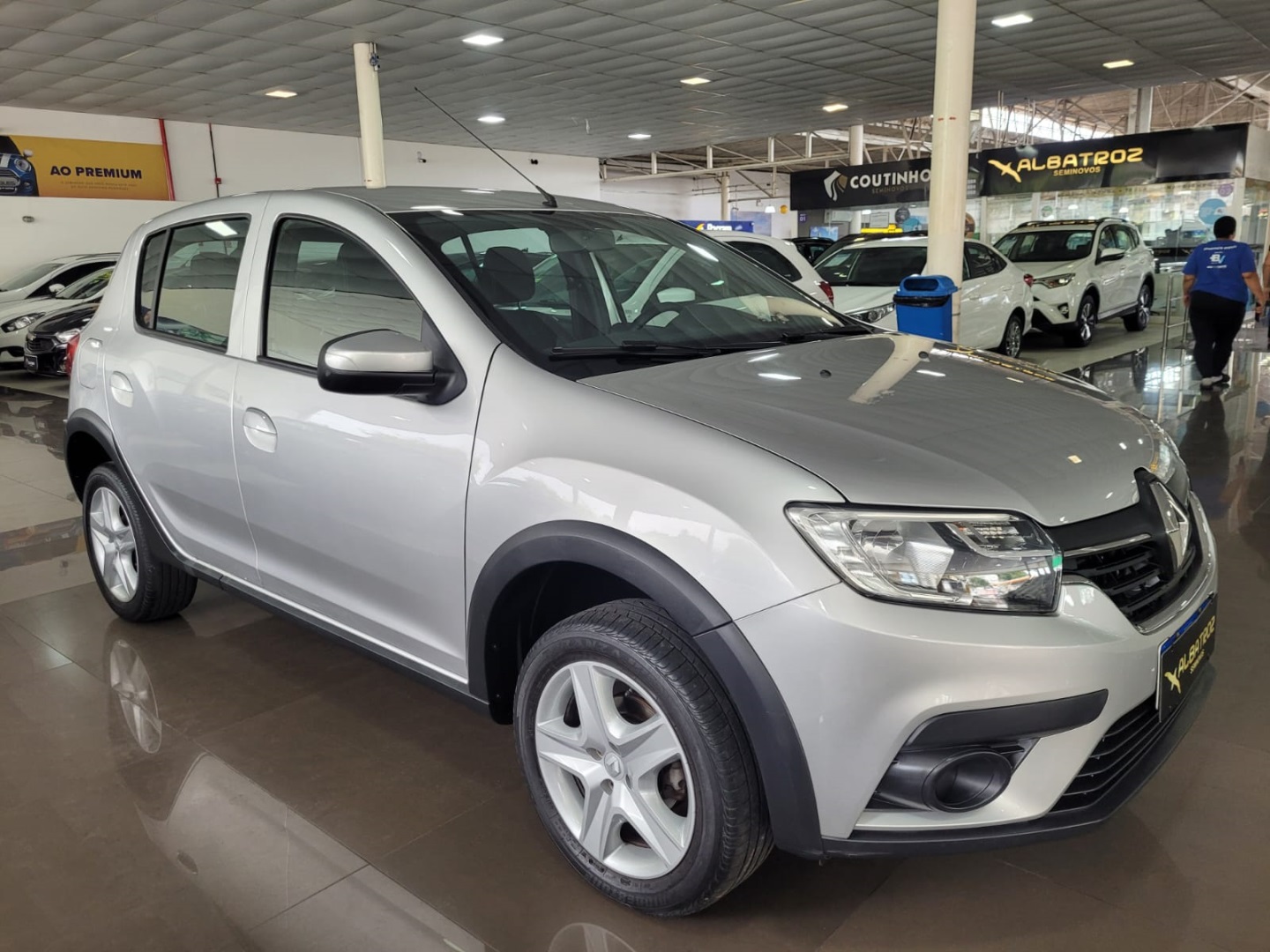 RENAULT SANDERO