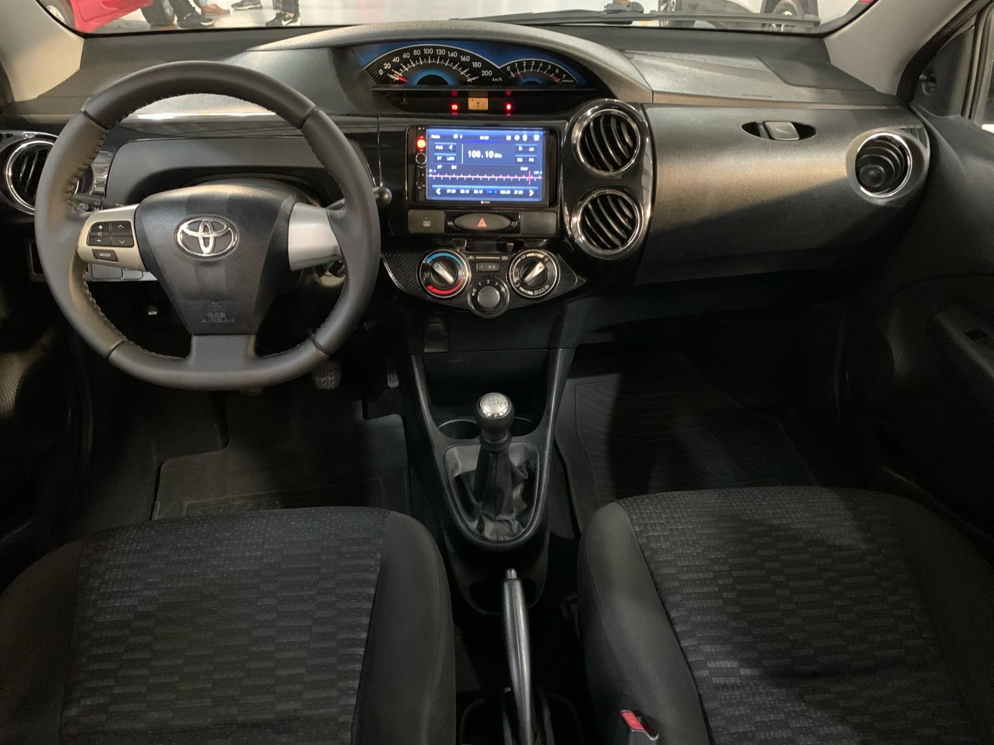TOYOTA ETIOS