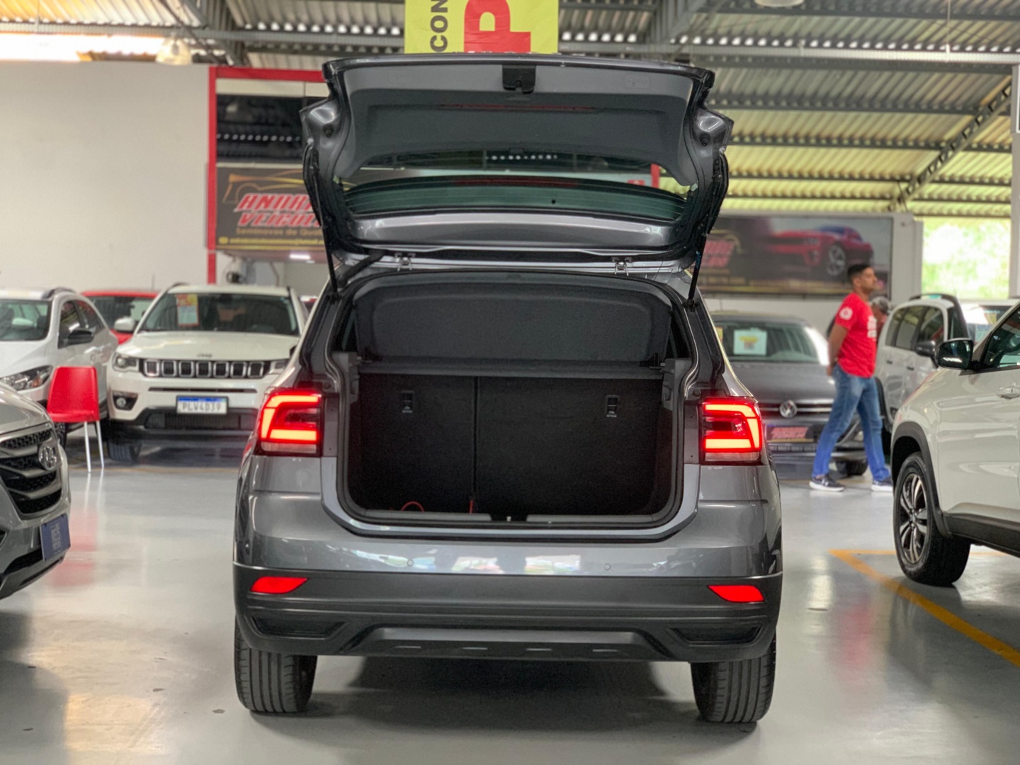 VOLKSWAGEN T-CROSS