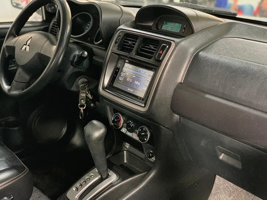 MITSUBISHI PAJERO TR4