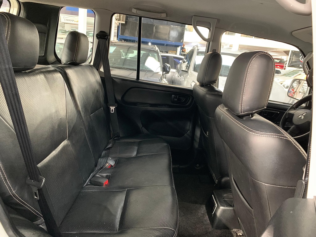 MITSUBISHI PAJERO TR4