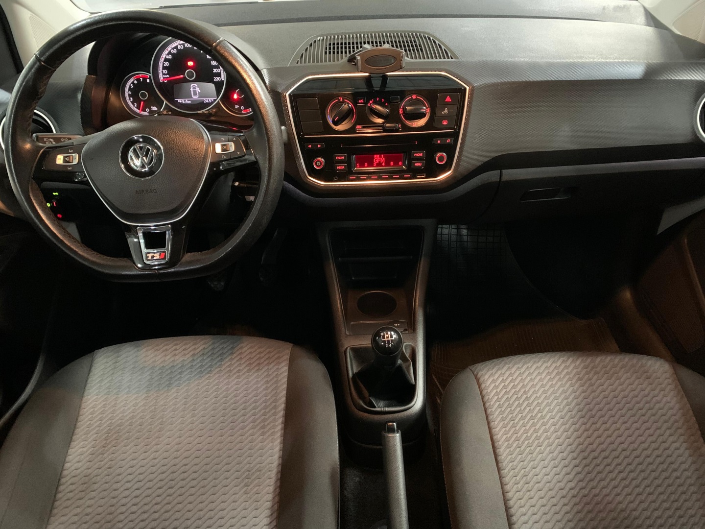 VOLKSWAGEN UP
