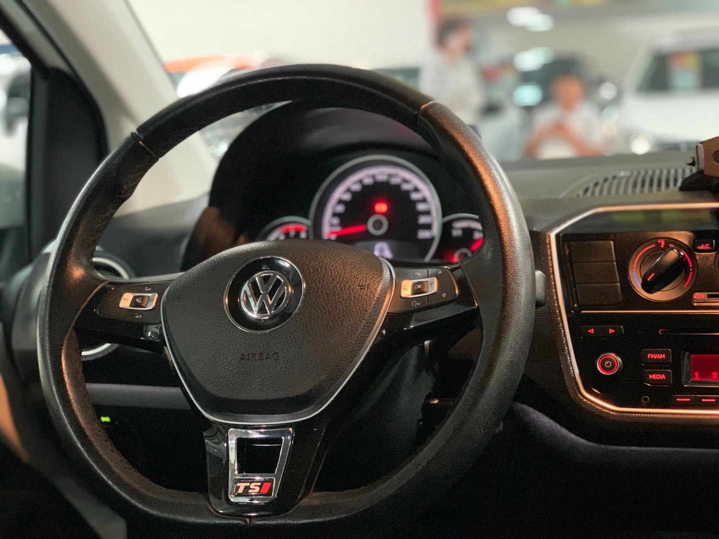 VOLKSWAGEN UP