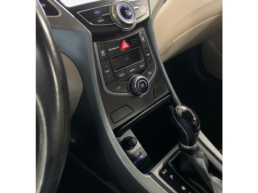 HYUNDAI ELANTRA