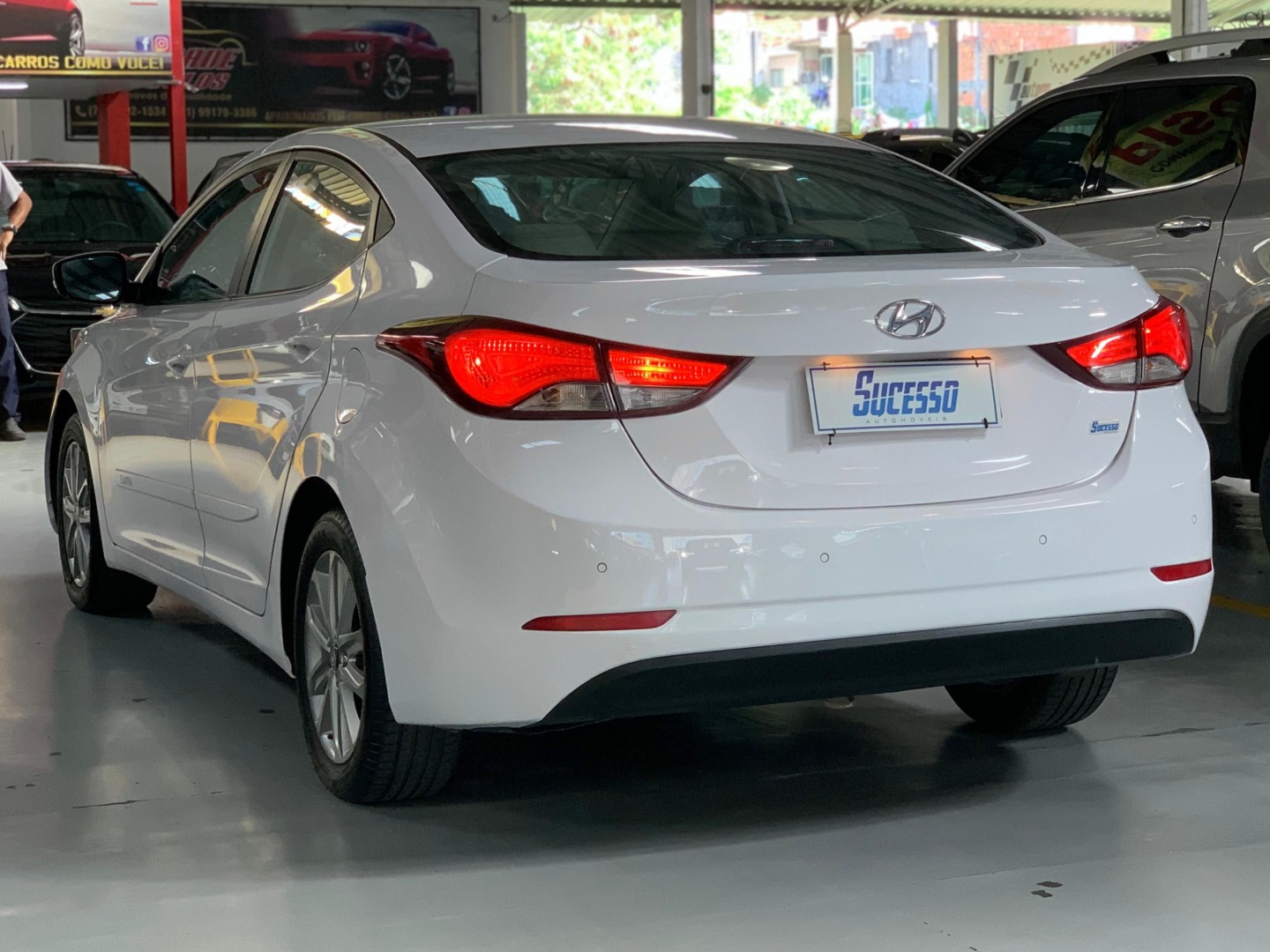 HYUNDAI ELANTRA
