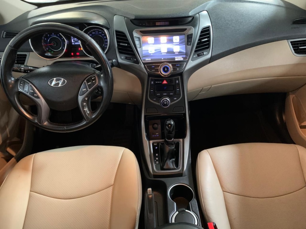 HYUNDAI ELANTRA