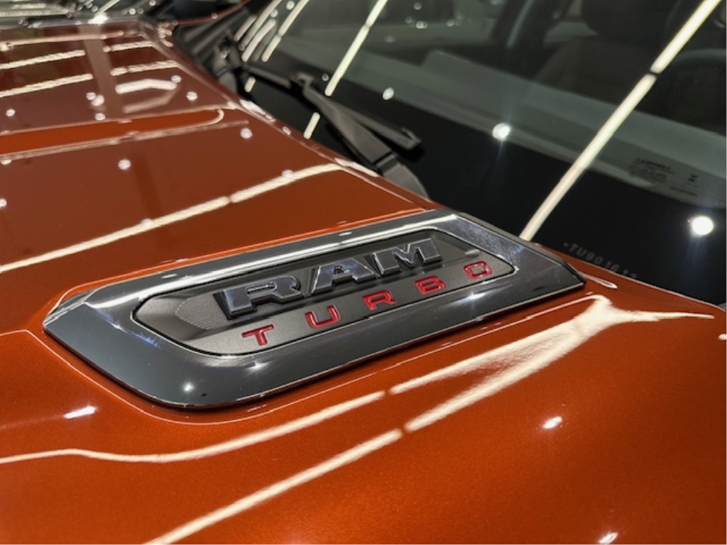 DAKOTA 2.2 TURBO DIESEL LARAMIE 4X4 AUTOMÁTICO10