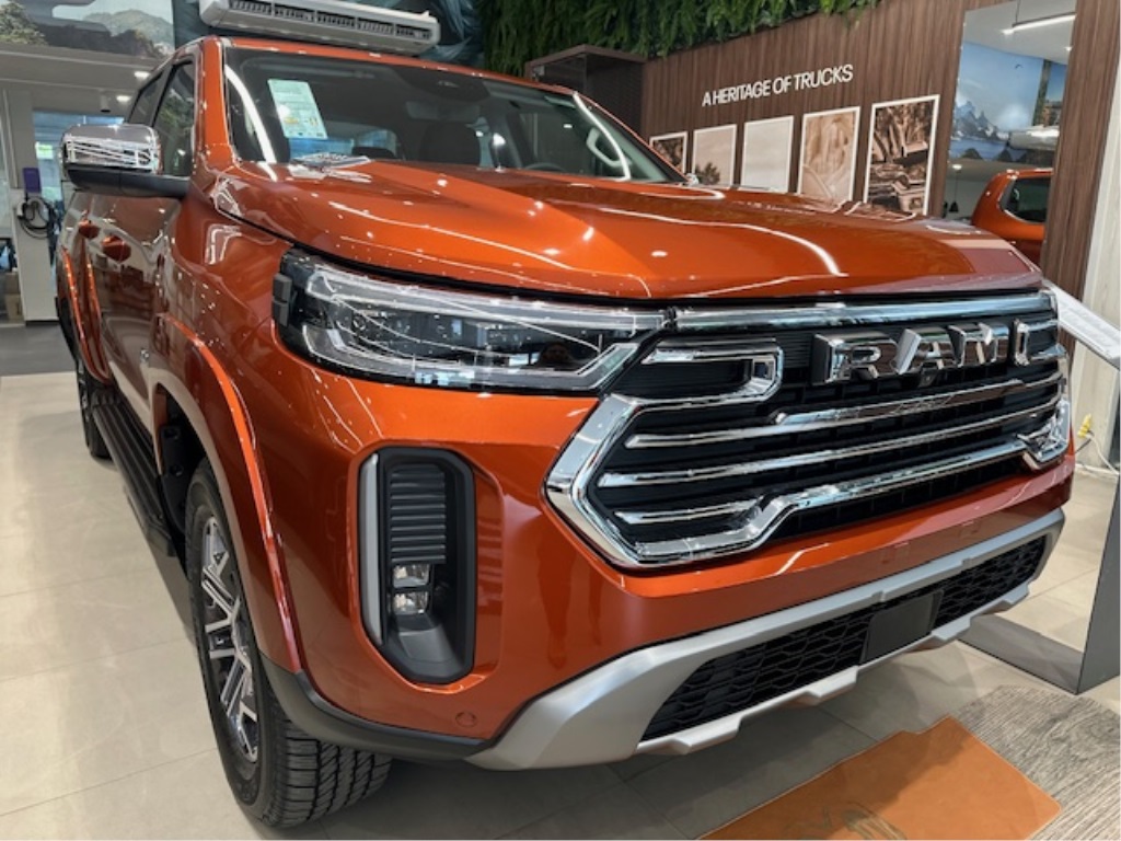 DAKOTA 2.2 TURBO DIESEL LARAMIE 4X4 AUTOMÁTICO2