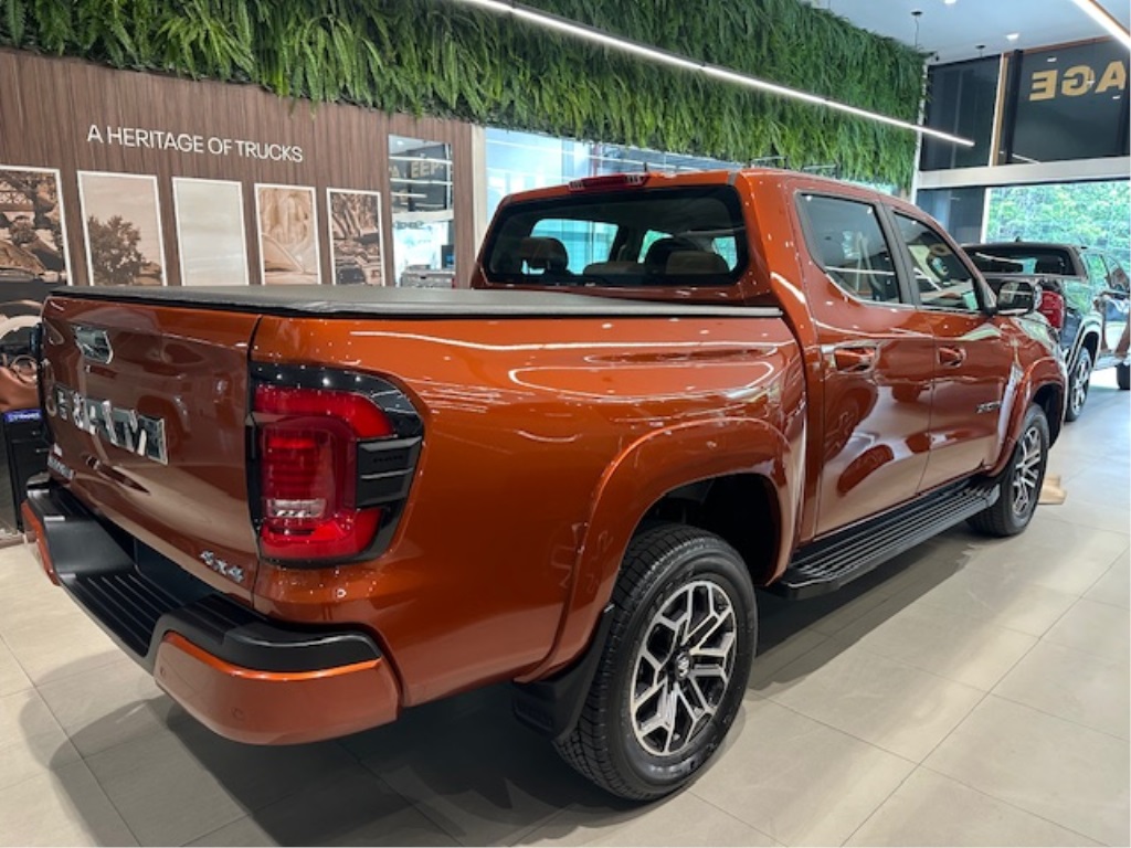 DAKOTA 2.2 TURBO DIESEL LARAMIE 4X4 AUTOMÁTICO4