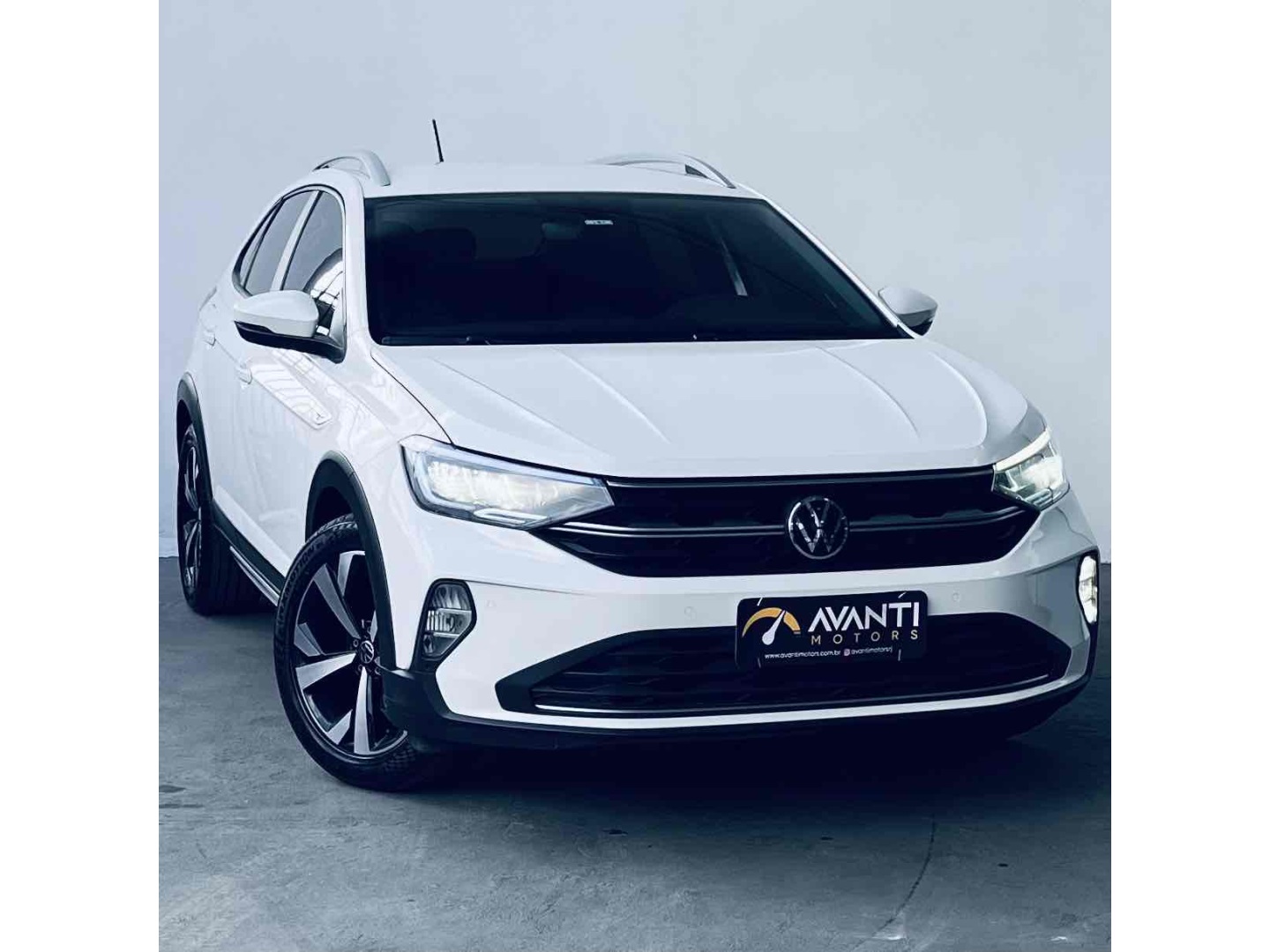 VOLKSWAGEN NIVUS 1.0 200 TSI TOTAL FLEX HIGHLINE AUTOMÁTICO