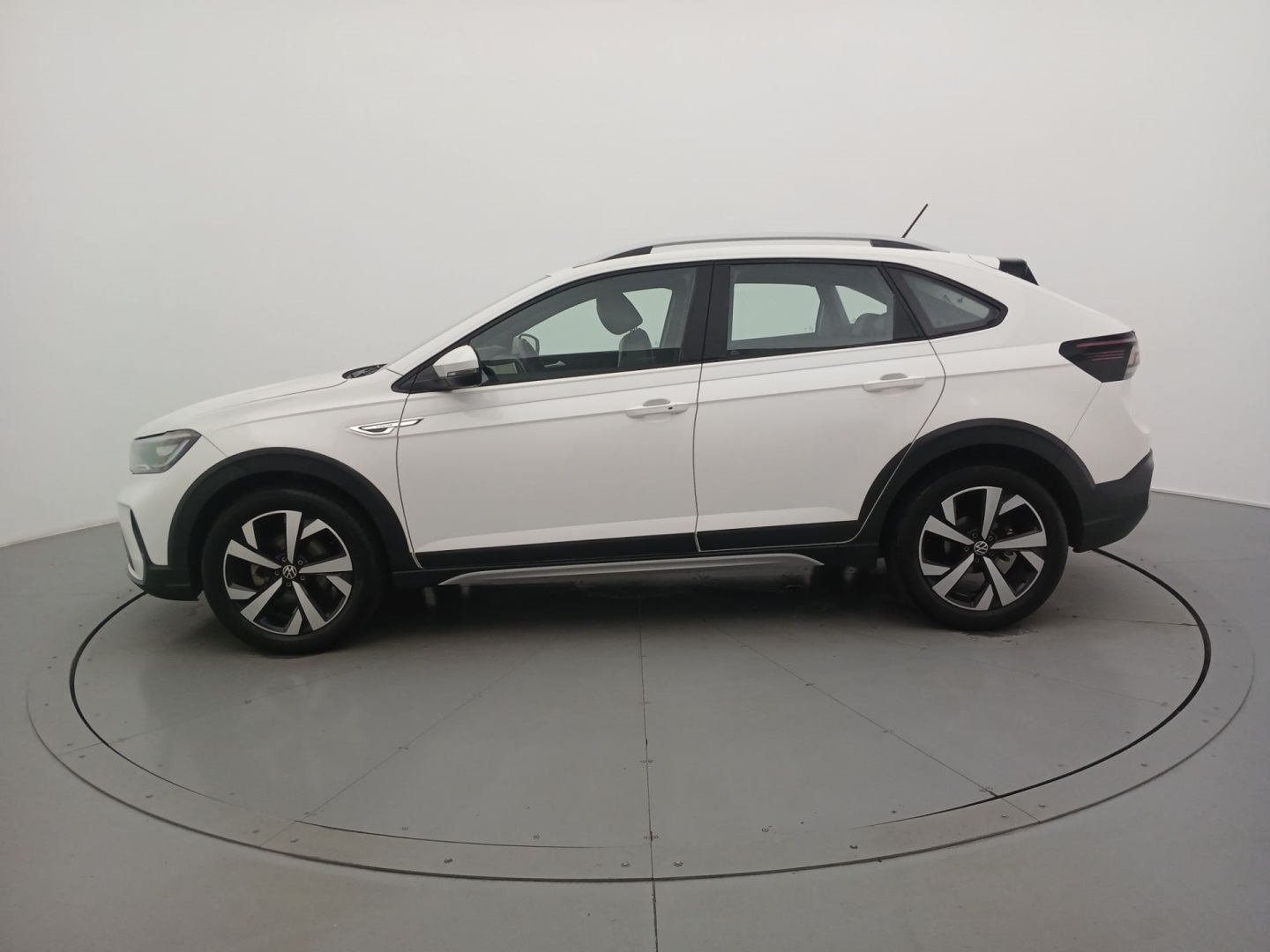 foto do veículo Volkswagen Nivus   1.0 200 TSI TOTAL FLEX HIGHLINE AUTOMÁTICO