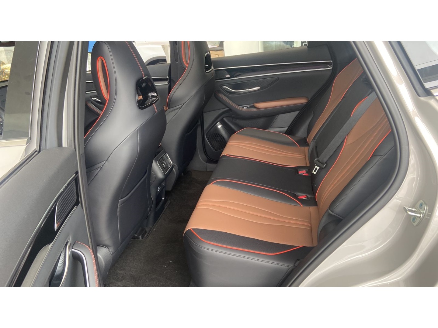 SONG PLUS PREMIUM 1.5 DM-I TURBO HÍBRIDO AWD AUTOMÁTICO6