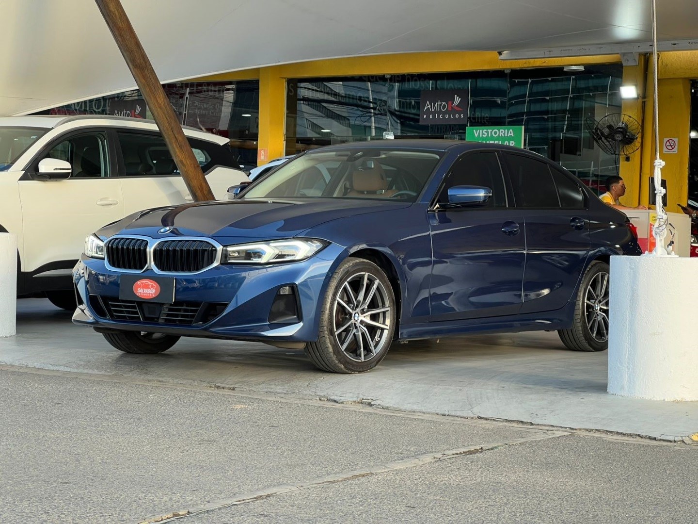 BMW 320i
