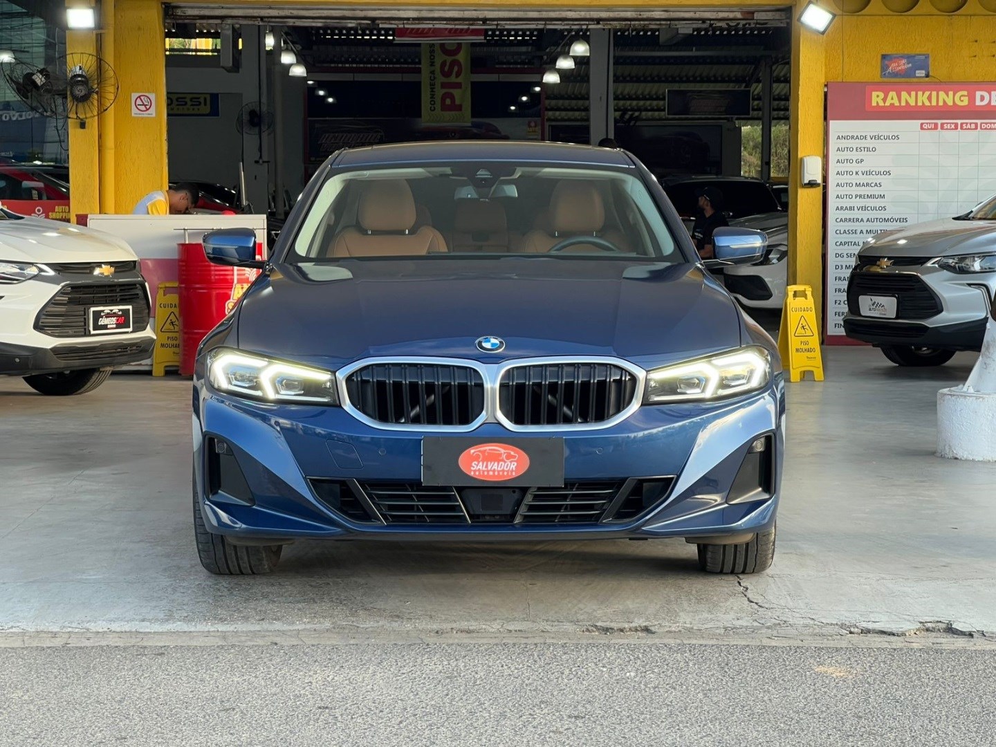 BMW 320i