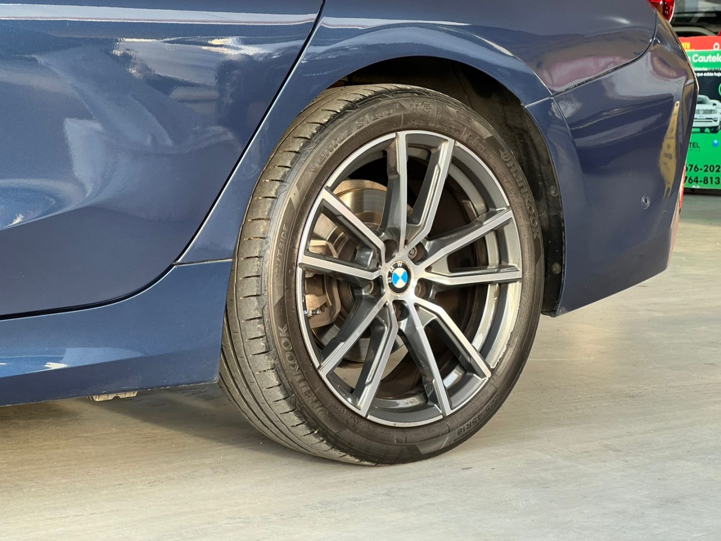 BMW 320i