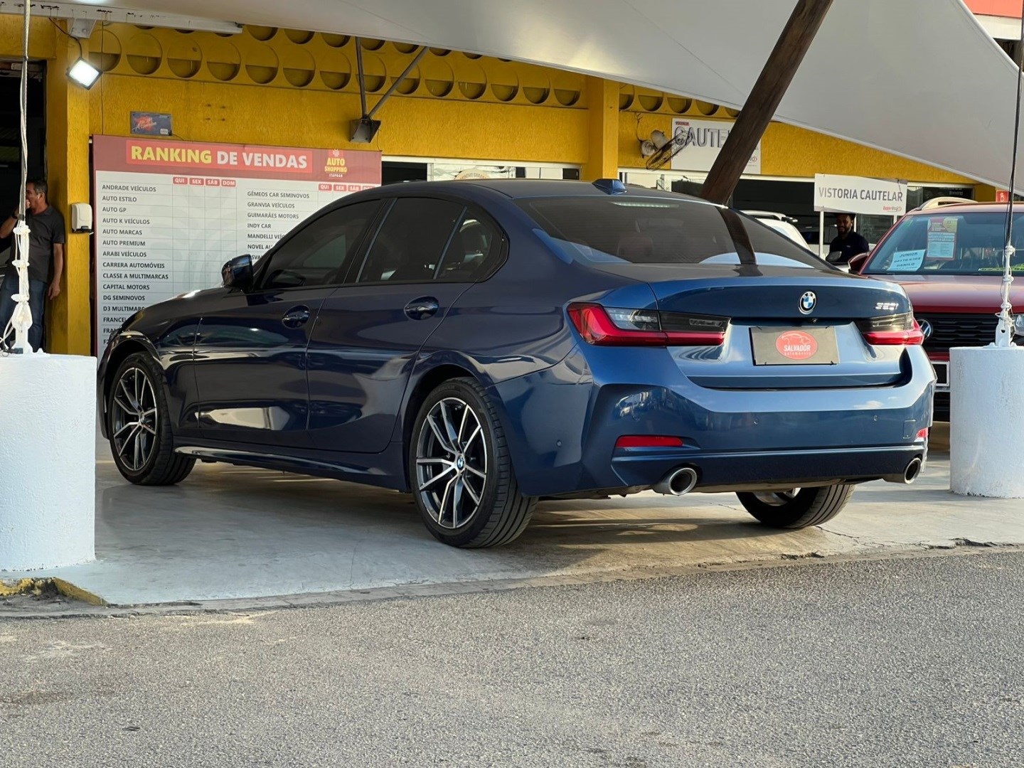 BMW 320i