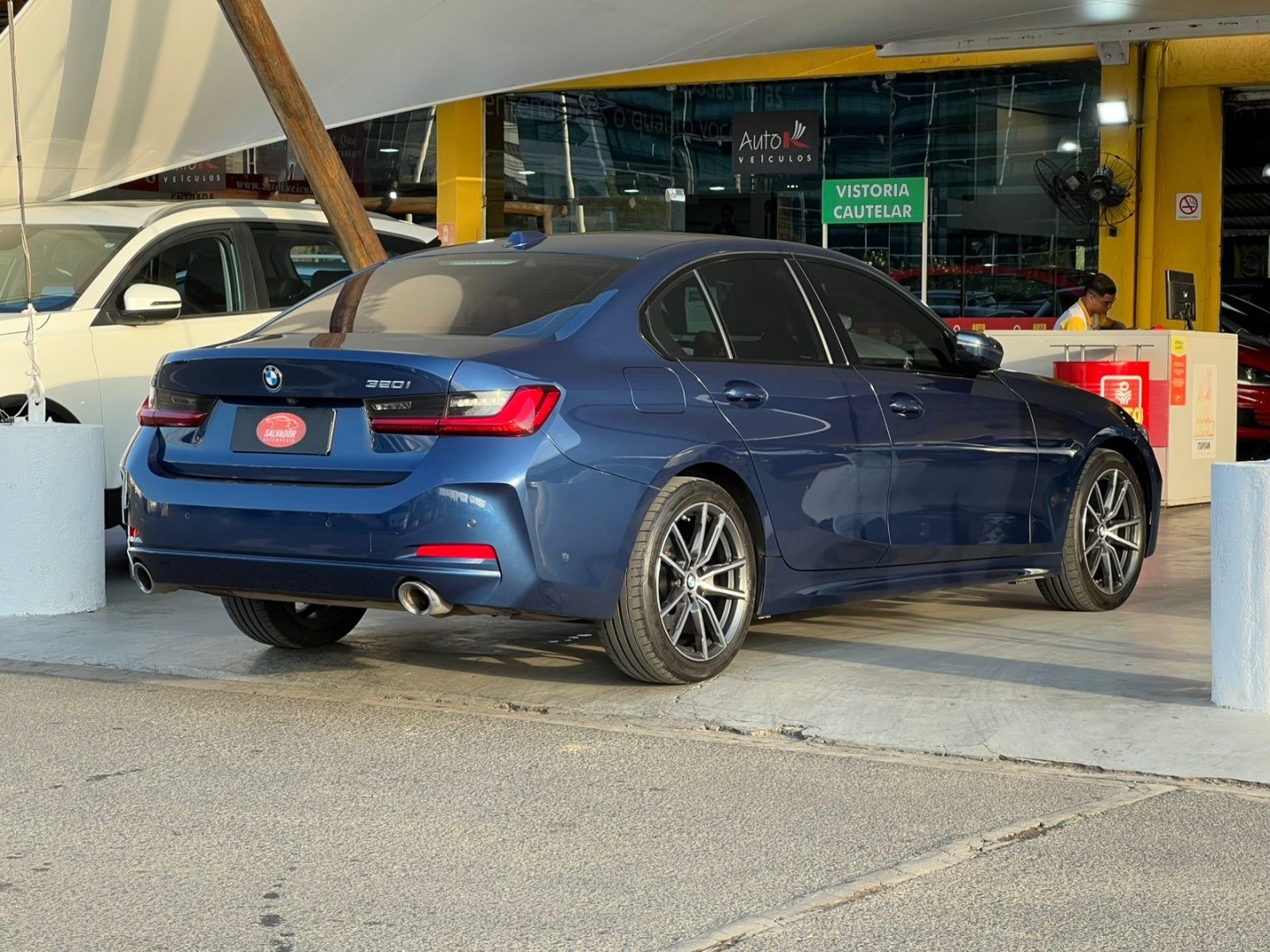 BMW 320i