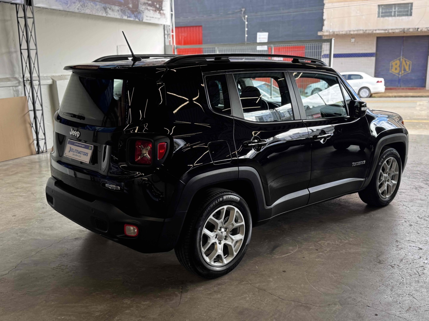 JEEP RENEGADE 1.8 16V FLEX LONGITUDE 4P AUTOMÁTICO