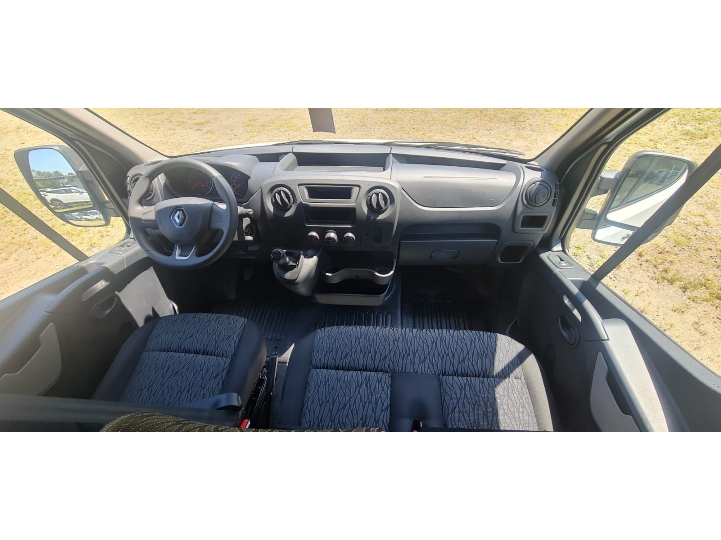 MASTER 2.3 DCI DIESEL MINIBUS EXECUTIVE 16L L3H2 3P MANUAL5