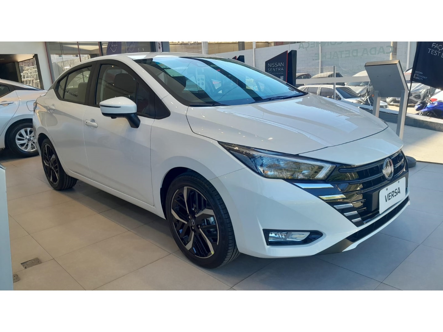 VERSA 1.6 16V FLEX EXCLUSIVE XTRONIC
