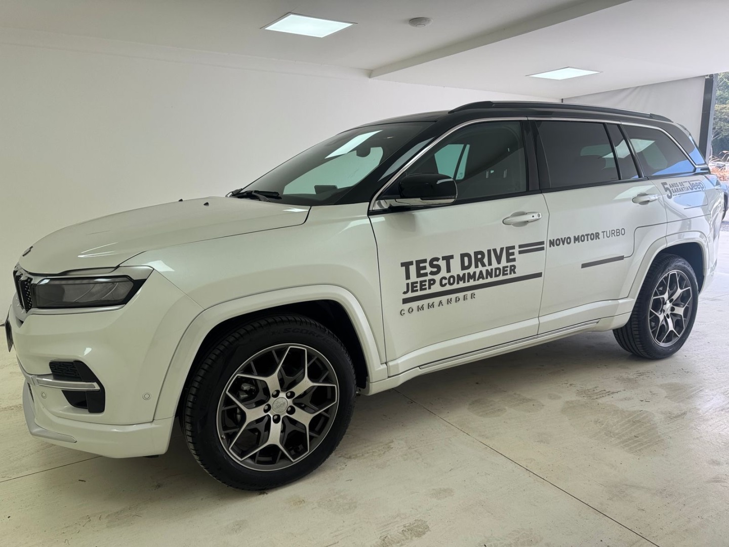 COMMANDER 1.3 T270 TURBO FLEX OVERLAND AT6